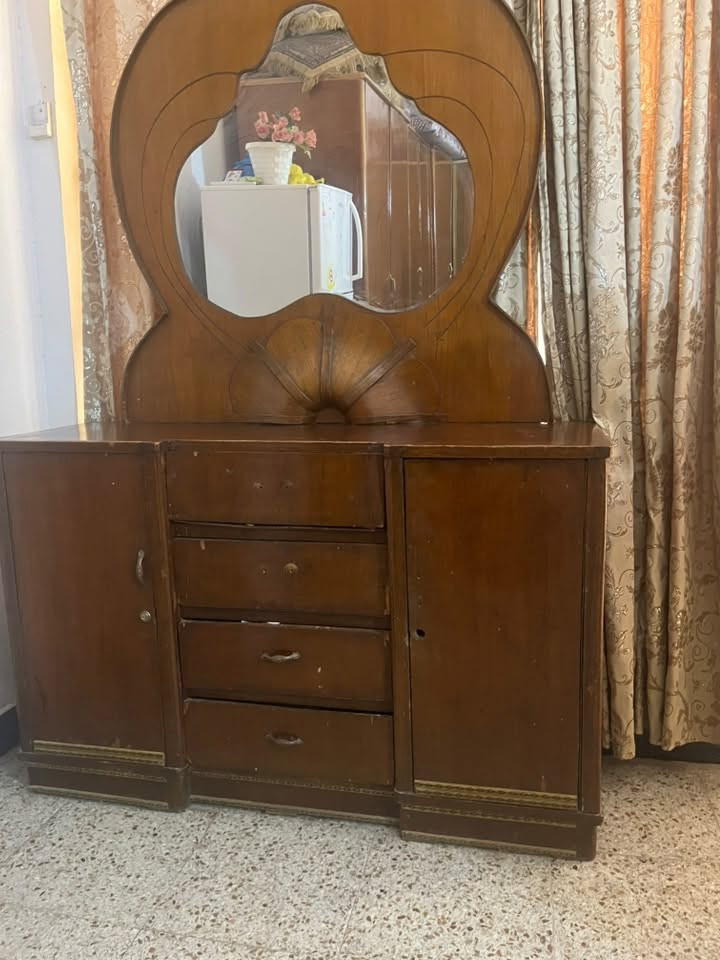 غرفه  ضرر فقط جربايه السعر قفل٥٠الموشراي لايتصل 
***********

