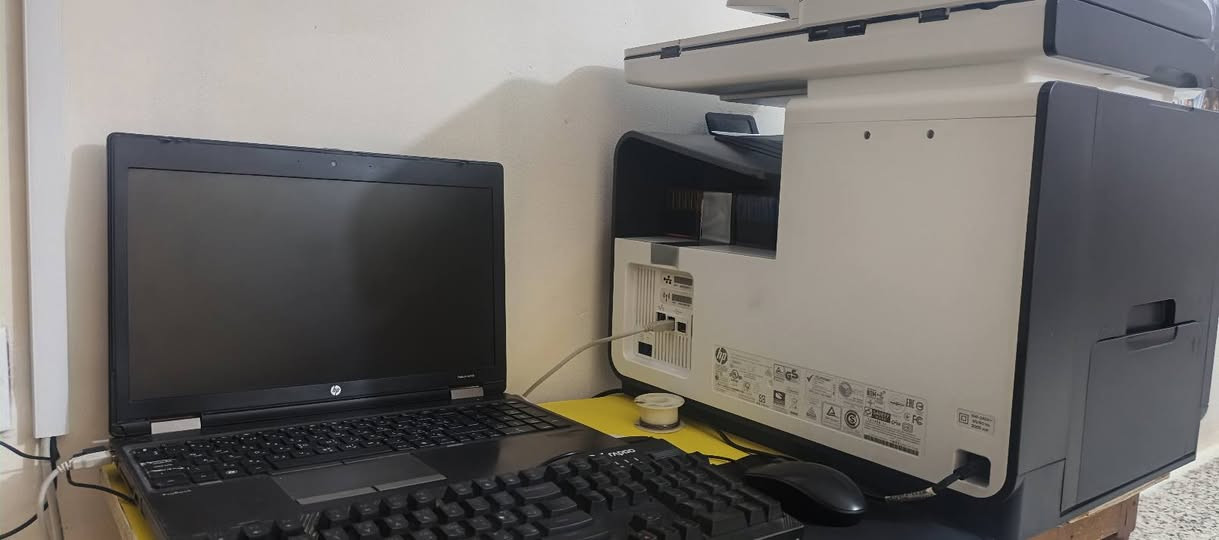 السلام عليكم طابعه للبيع HP477  على فحص 
عداد طباعه 120الف نسخه ☑️
منظومه احباره خارجيه ☑️
حالة ممتازة 
بسبب البيع جان عندي مكتبه وعزلته  
طابعه على فحص طابعه خير من الله 
مكاني بغداد المشتل شاع جامع قرب مدسه خالد بن الوليد
*********** هاذ رقمي ☑️
سعر طابعه 550 الف بيه مجال
