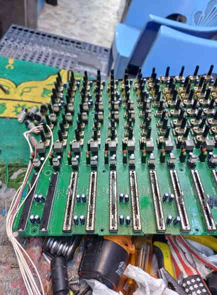 صيانة مكسر صوت پور ياماها أصلي 
الصور قبل وبعد الصيانة  . 
ورشة حسين الفنية....  النجف الأشرف 
ملحق شارع الروان ***********
