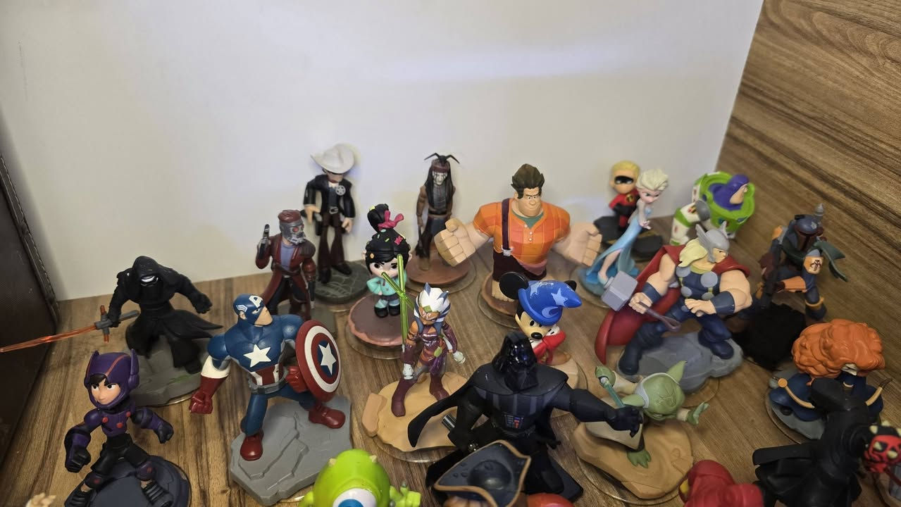 سلام عليكم مجموعه انفنتي للبيع نظافة ١٠٠% ٣٢ قطعه للاستفسار واتس اب***********
