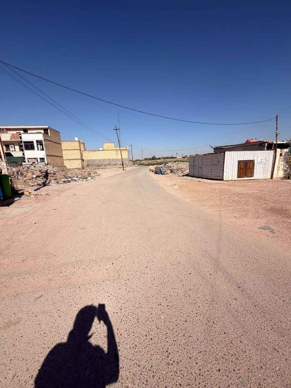مكلف بالنشر 
سلام عليكم 
قطعه ارض للبيع في السريدات القديمه على التبليط على شارع رئيسي 
نوع العقار زراعي سند 25 تحويل باسم المشتري 
مساحه الارض 100متر
واجهه الارض 5متر 
نزال الأرض 20متر
خدمات كامله 
سعر الارض 14مليون وبيه مجال 
مستعجل على البيعه 
للاستفسار 
***********
