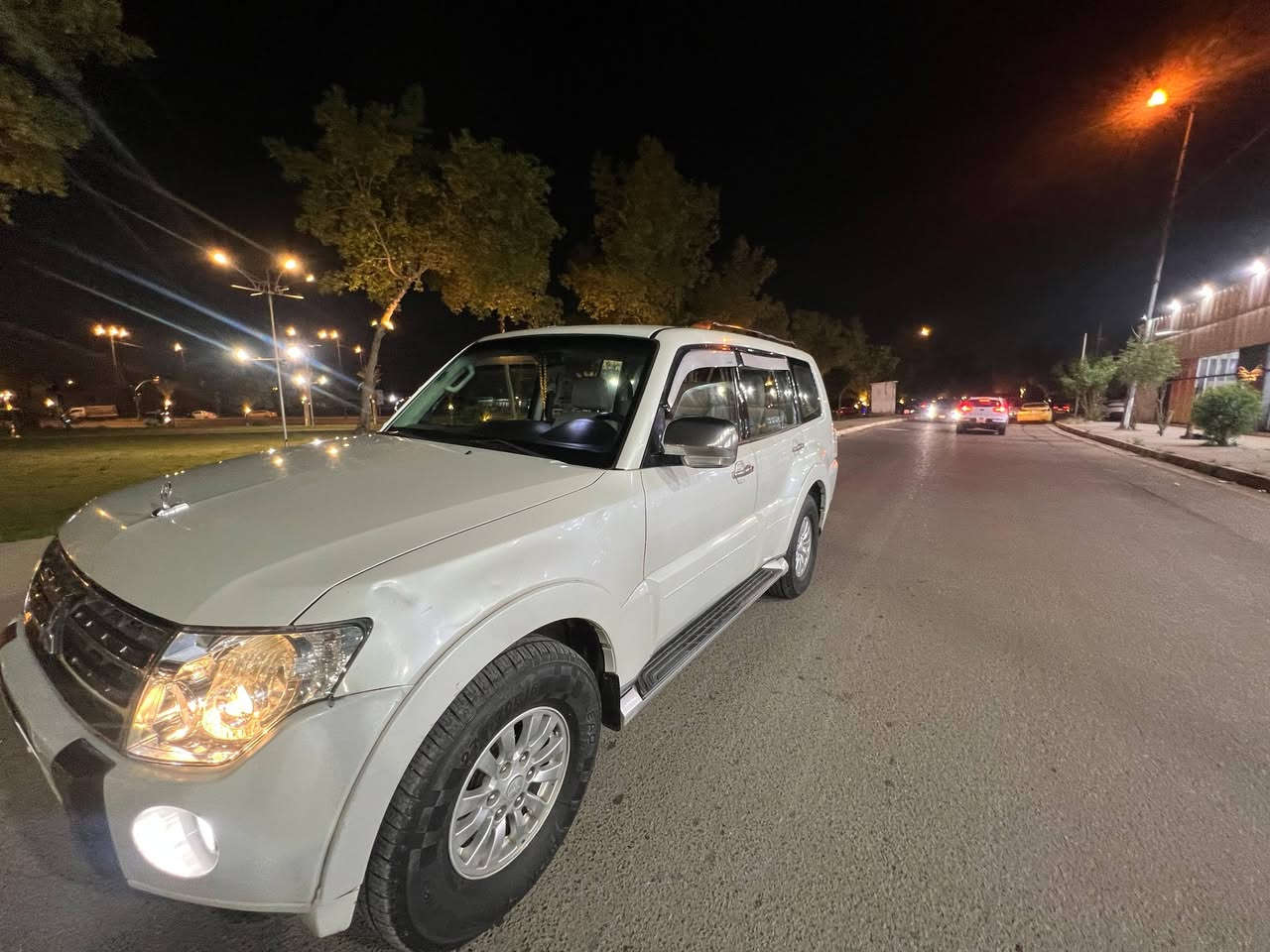 السلام عليكم 
للبيع باجيرو كويتي 2010
محرك 3500 ستة سلندر سبعة راكب
تبريد 3 قطع تبريد جيد مري شفط وتخم تاير جديد
رقم بغداد الإنكليزي الجديد بأسمي
بيها صبغ 3 قطع فقط
السعر 125 وبيها مجال بسيط
للأستفسار أكثر الاتصال ع هذا الرقم
***********
