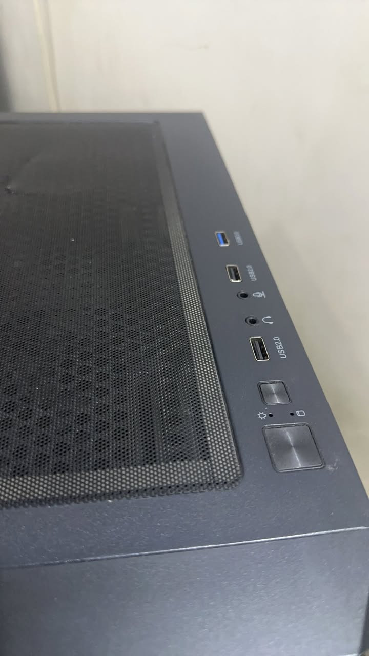 كيس كيمنك للبيع

Intel Core i5-13400F
ASUS PRIME H610M-K D4
16GB RAM (2×8) DDR4 3200MHz
GALAX RTX 4060 8GB OC
PNY 1TB M.2 NVMe
FSP Hyper K 700W 80+
GALAX Black ATX Case with 4 RGB Fans
Windows 11 Pro
استعمال جداً قليل
السعر 850


**إذا كنت صاحب هذا الإعلان وتريد حذفه لأي سبب، رجاءا أرسل رسالة إلى الدعم الفني**
