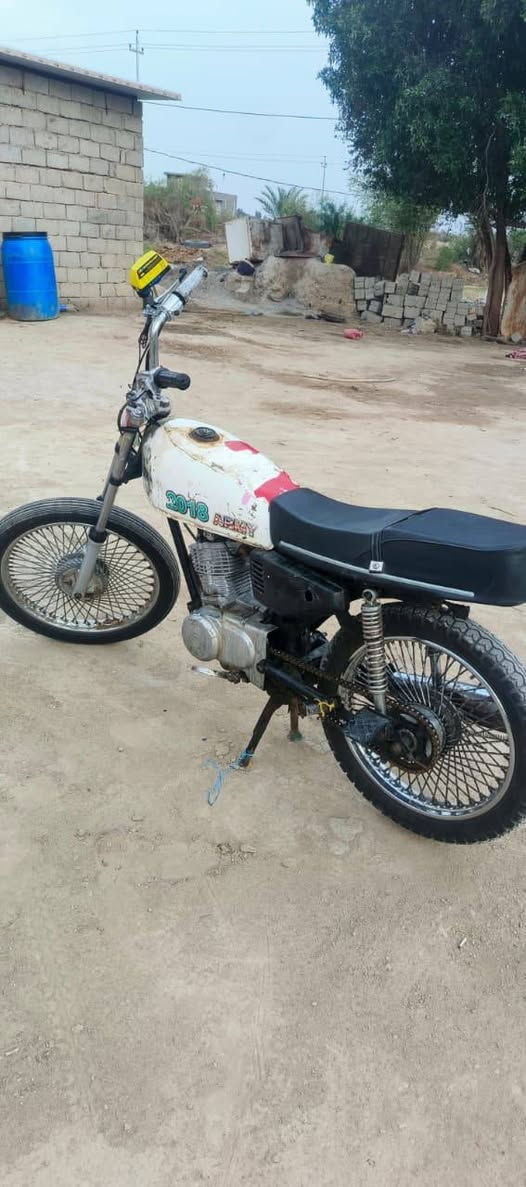 سلام عليكم  دراجه لبيع شاصي نامه كلك مكفوله من صرقه دراجه شغاله السعر 175وبيه مجال قليل العنوان شوملي رقم ***********
