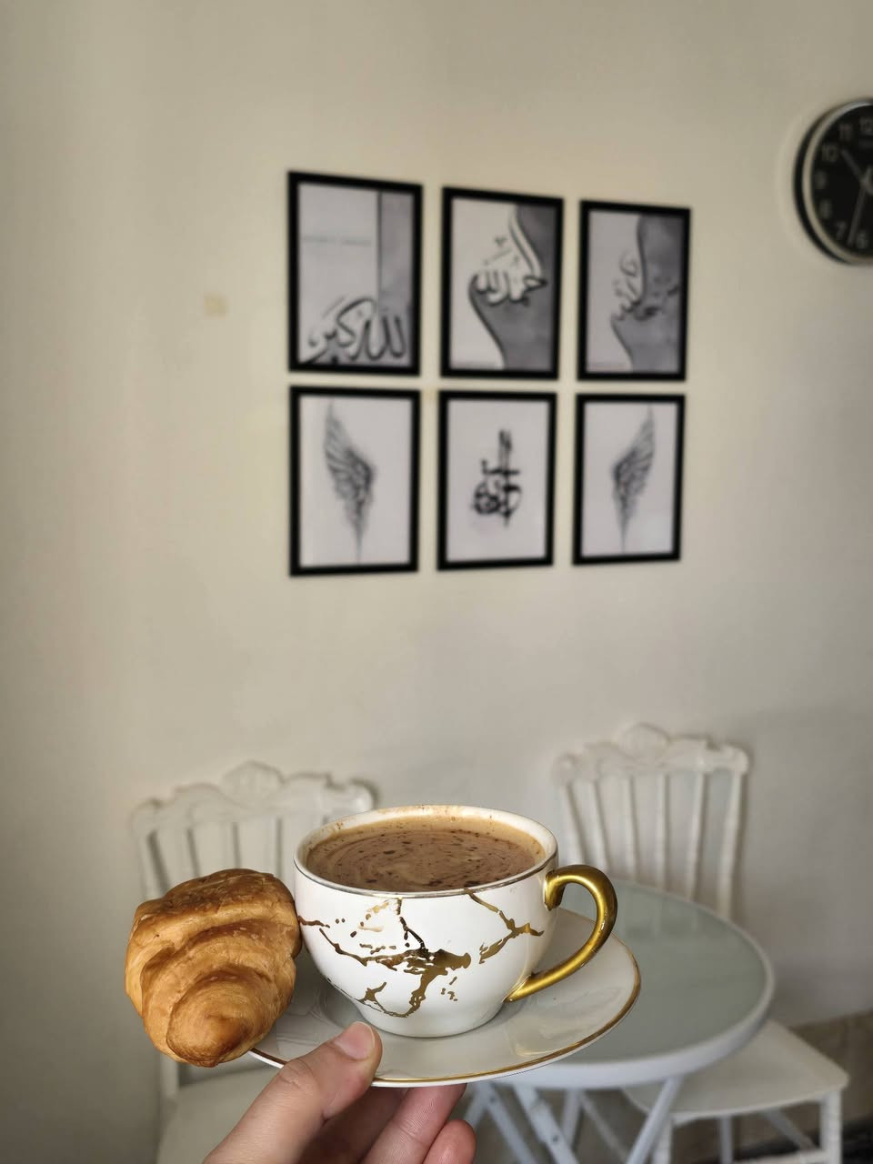 ✨🎨 خلي ركنك مميّز مع إطاراتنا الفاخرة! 🎨✨

💰 العروض الخاصة:

3 قطع بسعر 25,000 دينار

6 قطع بسعر 40,000 دينار

إطارات بحجم كبير A4، وتصاميم حسب طلبكم لتتناسب مع أي مكان تحبونه:

غرف النوم 🛏️

المطبخ 🍳

ركن القهوة ☕

المطاعم 🍽️

المدارس 🎓

أو أي مكان يروق لكم 🌟


**إذا كنت صاحب هذا الإعلان وتريد حذفه لأي سبب، رجاءا أرسل رسالة إلى الدعم الفني**