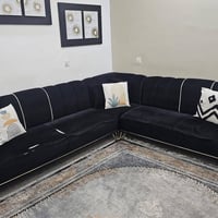 ديوان ١٠ نفرات للبيع +ميز طعام ٦ كراسي السعر ٢٥٠ الوزيريه 07702403489