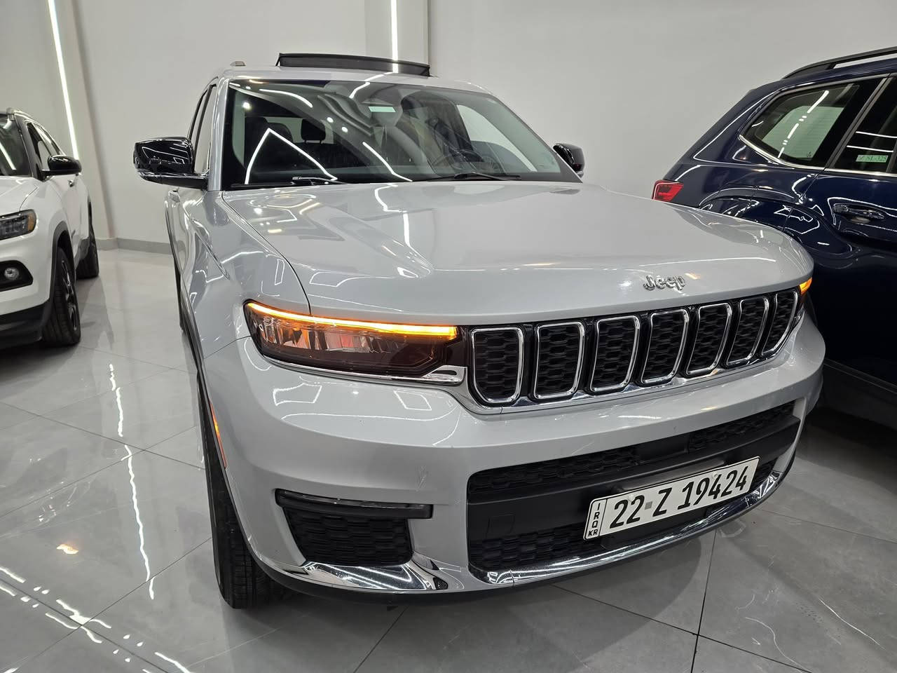 جيب گراند شيروكي - Jeep Grand Cherokee

الموديل: 2022
المسافة المقطوعة: 69,000 Mile
المحرك: 3.6L 6 Cylinder
ناقل الحركة: AT-8
الصناعة: امريكية
اللون: سلڤر
رقم السيارة: اربيل
عدد المقاعد: 5

🔸 المواصفات: Limited

مقاعد جلد - مقاعد كهرباء وتدفئة - صندوق شفط - حساسات - كامرة خلفية - شاشة كبيرة - تحكمات ستيرن - وضعيات قيادة - مثبت سرعة - ويل ٢٠ - نظام دفع رباعي 4x4

🔺 الضرر: باب سكن مصبوغ
وباب خلفي مبدل بلادي بدون صبغ

-السعر: 27,000$

📍العنوان: اربيل. شركة باب المرزوق
شارع ١٠٠، قرب مصنع الببسي

للتواصل واتساب او عبر الخط:
***********-☎️
***********-☎️
