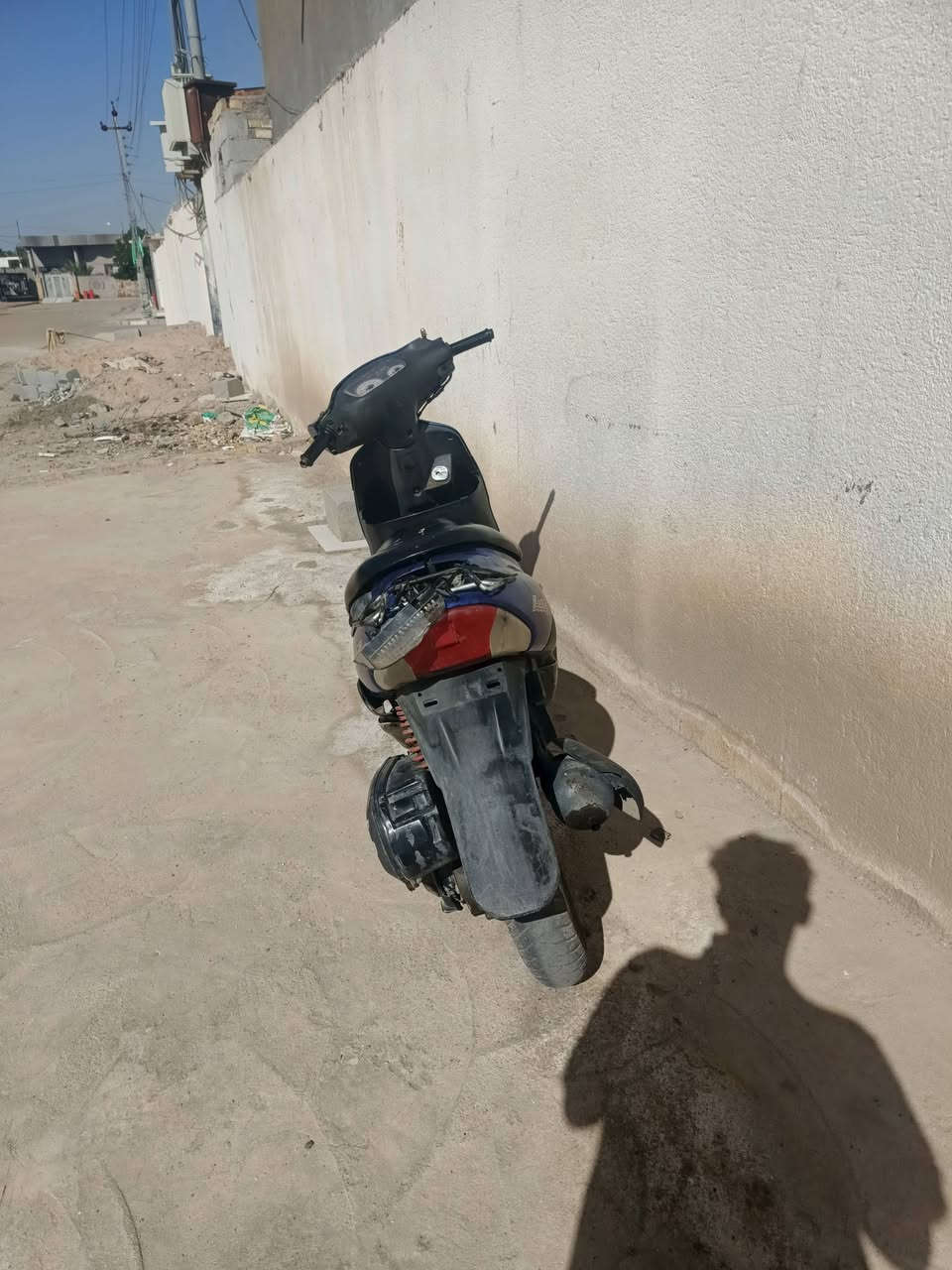 السلام عليكم شباب دراجه للبيع ساسوكي كوم حديد بس تشتغل يريد يتصل على هذا الرقم          ***********
