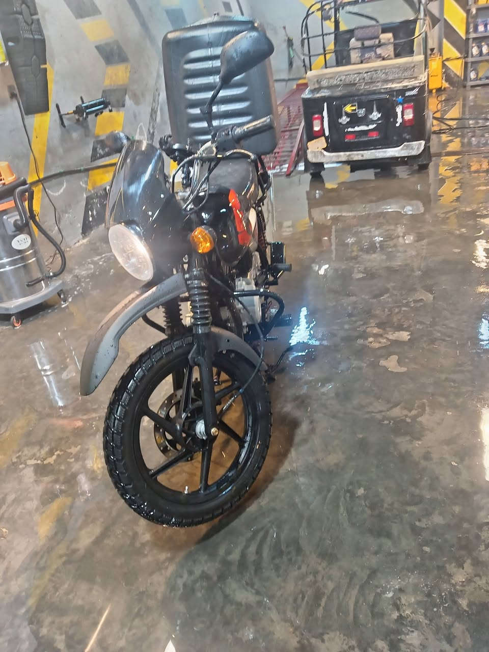 بوكسر جبلي موديل 23اوراق اصولي شرط الترقيم محرك ممفتوح ماشيه 7الاف للتفاصيل اتصل وبيك خير ***********ودلل
