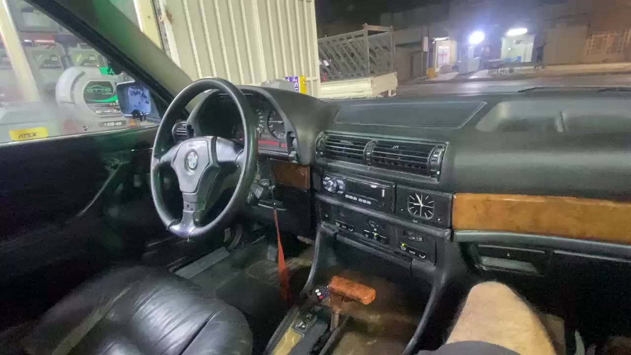 السلام عليكBMW 735
محرك مفتوح  
سياره جاهزه محرك وكير بشرط صدر خلفي امامي نضيف تخم تاير ويل خليه شغل واطلع نقصها بس تبريد ماعرف شبي غرفه كهرباء امامي خلفي  مكانها بغداد  للبيع او مراوس  متواجد خاص وهذا رقمي والشراي بخدمته ***********
