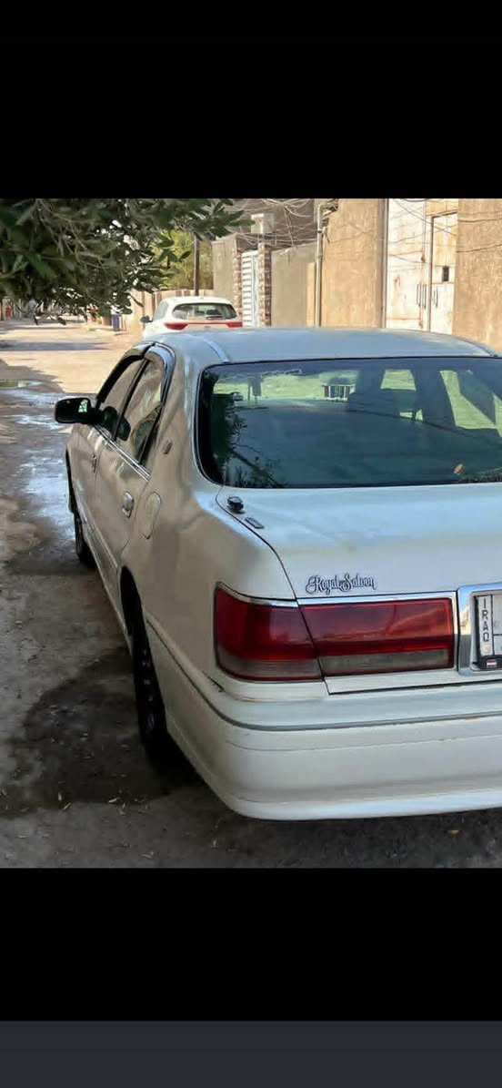 سلام عليكم من رخصت مدير الكروب 

ملكه كراون  موديل 2000 

اصولي تحويل ثاني يوم رقم انبار بسمي 
 
دكميتن مكينه فيفيتي 2500

كصه قماره ومصبوغه عام 

سعر 95 وبيها مجال قليل 
للستفسار   ***********
مكاني بابل الاسكندريه
