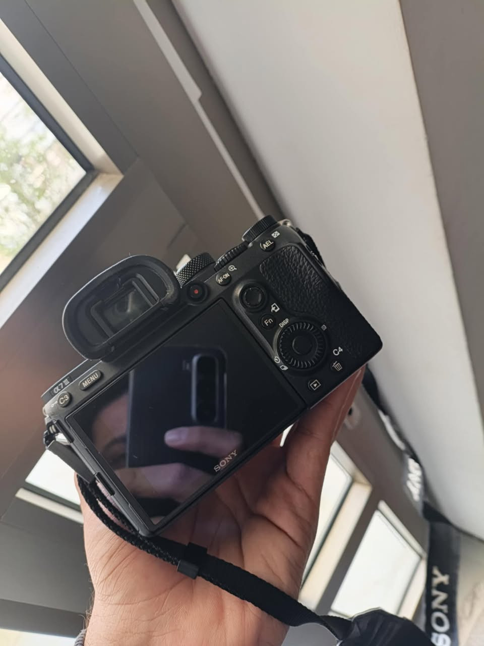 سلام عليكم شباب بدي كامرة سوني a7iii 
نضافه الف بلميه اخت الجديده شترها 6k ولا شخط بيها 

السعر مليون و 350 الف 

مكاني بغداد البياع 
رقمي ***********
