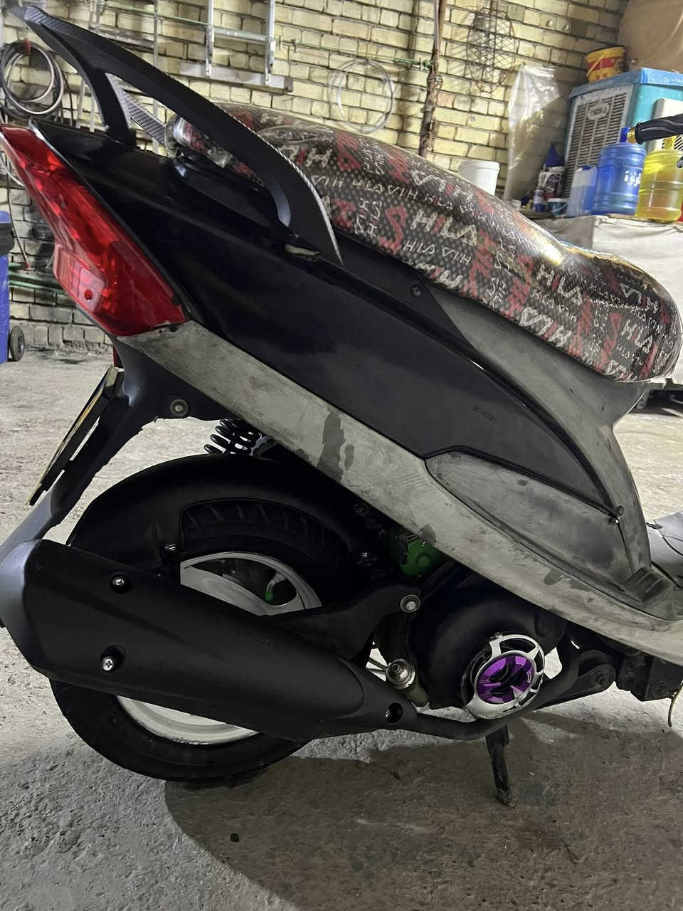 السلام عليكم اخواني دراجه ماكس منغولي دراجه تعمير كامله من كل نواحي يعني تاخذها بس تغسلها وتطلع بيها تجي تشوفها وتاخذها رايدها ب500 وبيها مجال للطيبين للاستفسار:***********
