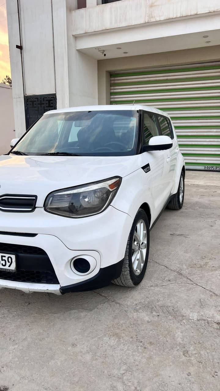 السلام عليكم للبيع سياره صول موديل ١٨ رقم سليمانيه دولي سنويه وهزه جديده تحول مباشر السياره خير من الله محرك كير حداديه تخم تاير تبريد كهربائية كله شغاله محرك ٢٠٠٠ تحكم ستيرن اشاره بالمري حساس خلفي كامره دواره ضرره جاملغ وبنيد ماشيه ٨٦ السعر ١١٥ وبيه مجال قليل العنوان بابل الاستفسار ***********
