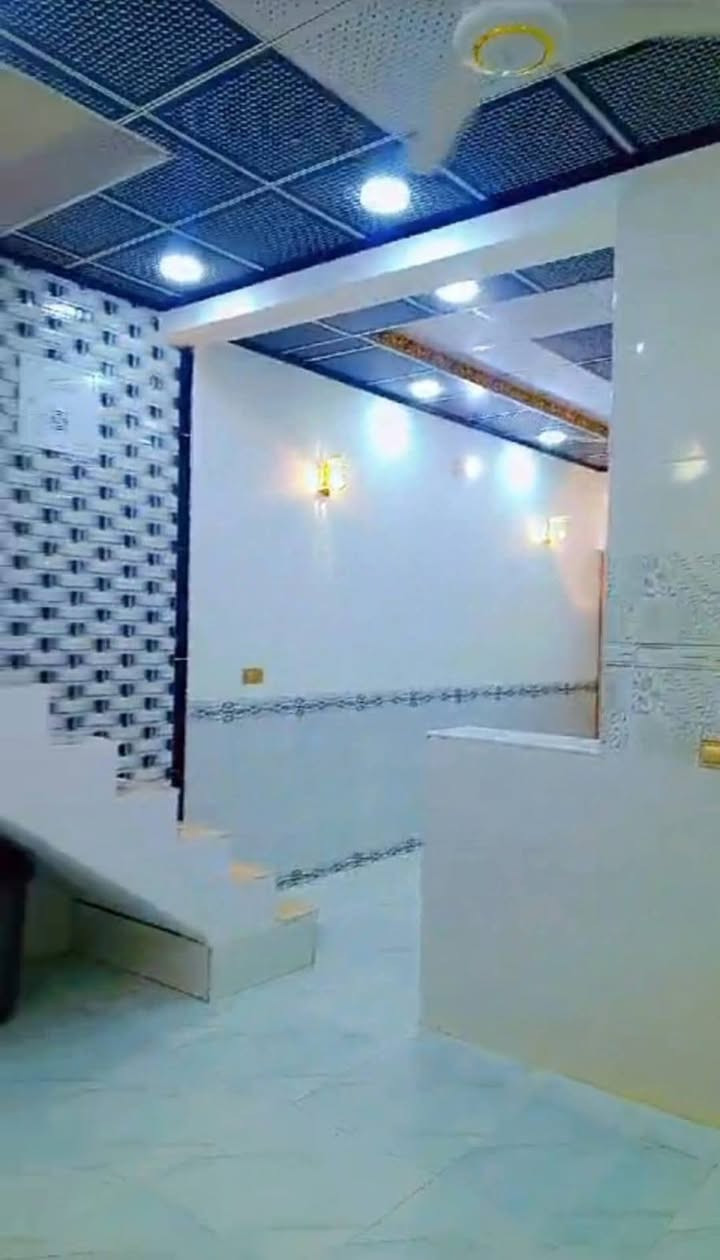 سلام عليكم بيت 100متر واجهيه 5 نزال 20 اساس صب سقف صب بورسلين سيراميك مثل مشوفون بصوره  بناء جديد مجمع بيتي 2قرب شارع 60  الاتصال ***********
