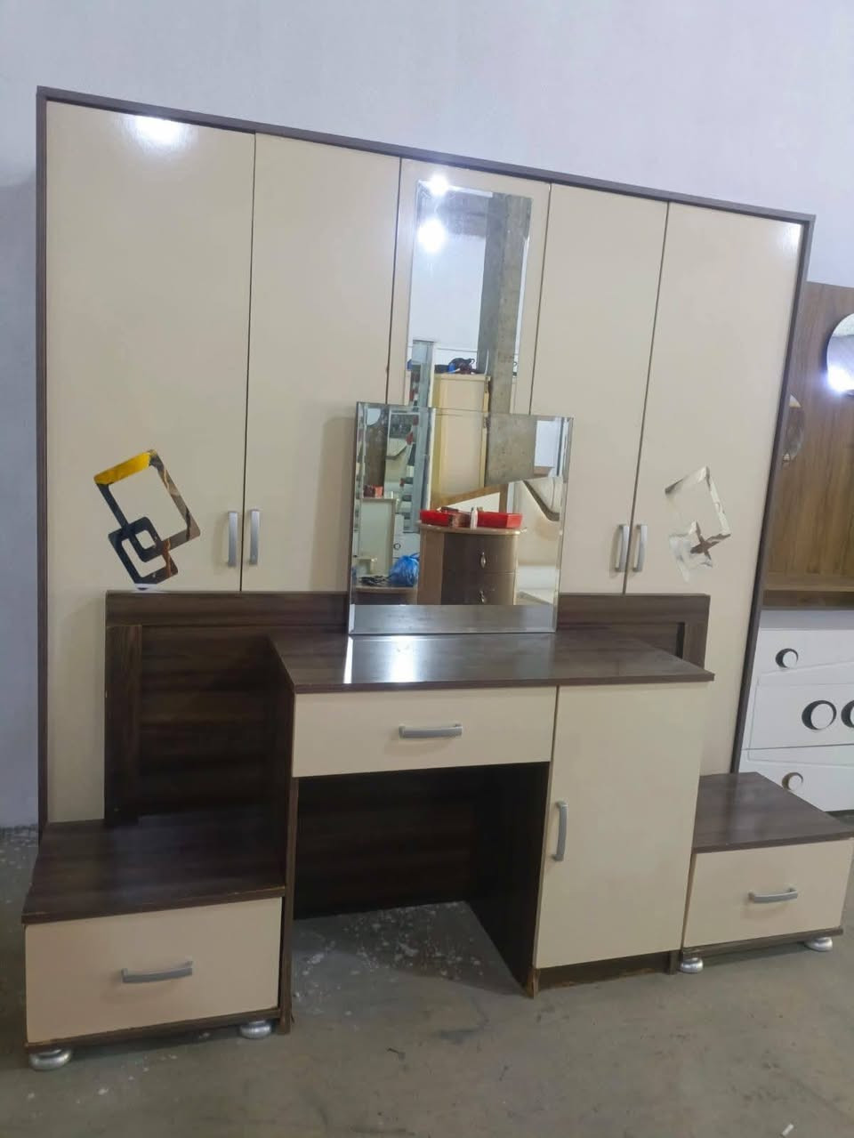 غرفه نوم شرط نظافه بسعر 325 للاستفسار الواتس اب ***********
