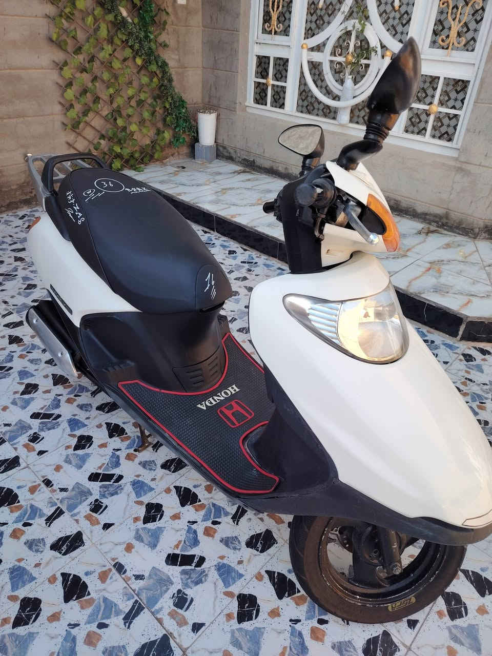 سلام عليكم سبيسي ياباني للبيع كفرات اصلي كابريتر اصلي مفتوحه اول فتحه رايمر دراجه خرسه وخير من الله كهربائيات شغاله عالي ناصي اشاير هندر سلف شغالات سعر 550 بيه مجال للشراي رقمي ***********
