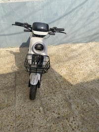 بايسكل R9 نضيف استعمال فقط اسبوعين السعر 300 الف 07723655958