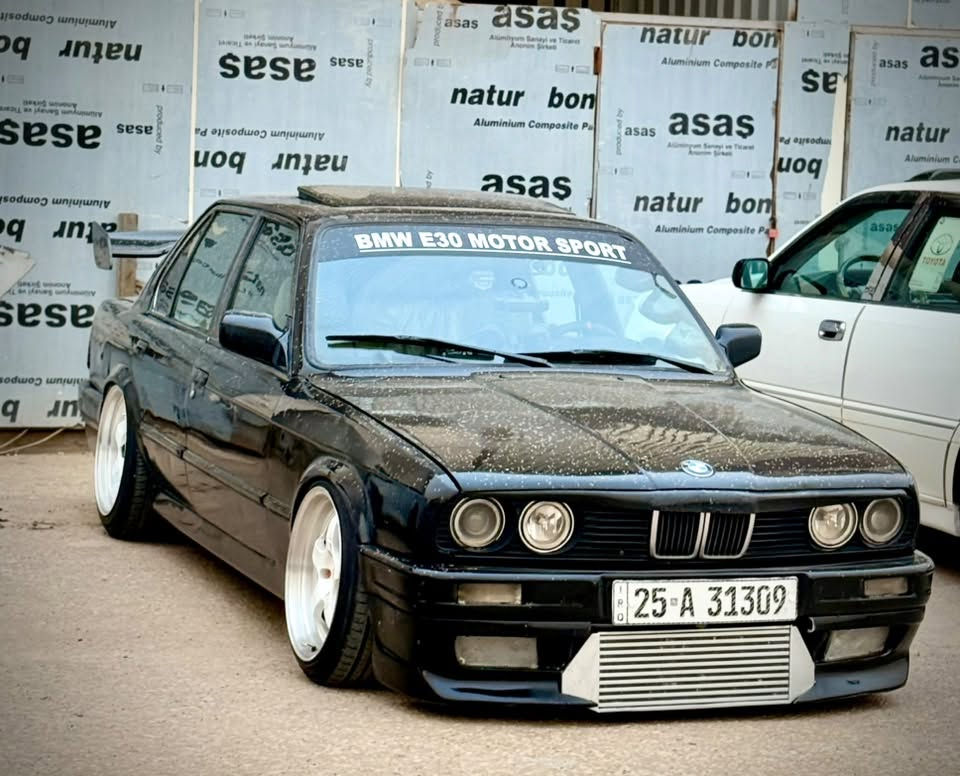 السلام عليكم اخوان 

المحروسه للبيع اقره تفاصيلها وقيم باليرضي الله 

سياره BMW e30🇩🇪 موديل 85 السياره معمره من الصفر تعمير جديد وتعبان عليها مو تلزيك شرط الاصوليات والمداور 

عليها تحويره كامله مكينه سوبرا 1gz تيربو / كير اوتو 12خط

السياره نشاطهه خير من الله 

تبريد ثلج ويا سويج 

عليها منضومة جوبلس s3 خلفي امامي فول تحكم 4ويلات تصعد وتنزل كل ويل وحده 

غرفتها M منفصل قلاب دوشمه جديده  شغل خالد سلطاني بمجمع مشن 
عليها سستم كيجات ليلي +سستم صوت مرتب 

ويلها ويلد حجم 17 تو سايز تخم تاير جديد 

سعرها ٦٥وبيها مجال مكاني بابل 

تفاصيل اكثر عالرقم ***********
