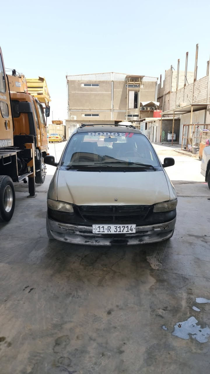 سلام عليكم سياره دوج كرفان موديل 2000  بيع أو مراوس بسمي السياره 50وبيه مجال***********
