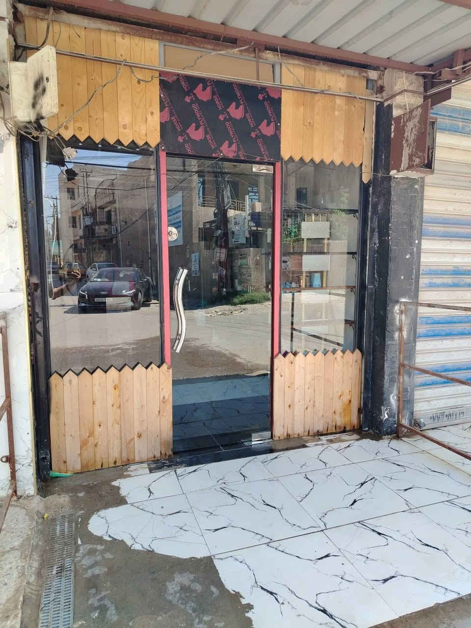 السلام عليكم..محل للبيع
السريدات القديمه قرب اسوق ابو علي
محل بوتيك اميرتي... محل شغال وخير الله كامل مكمل
مساحه المحل واجهه ٣ ونزال ١٠ متر
للاستفسار ***********

