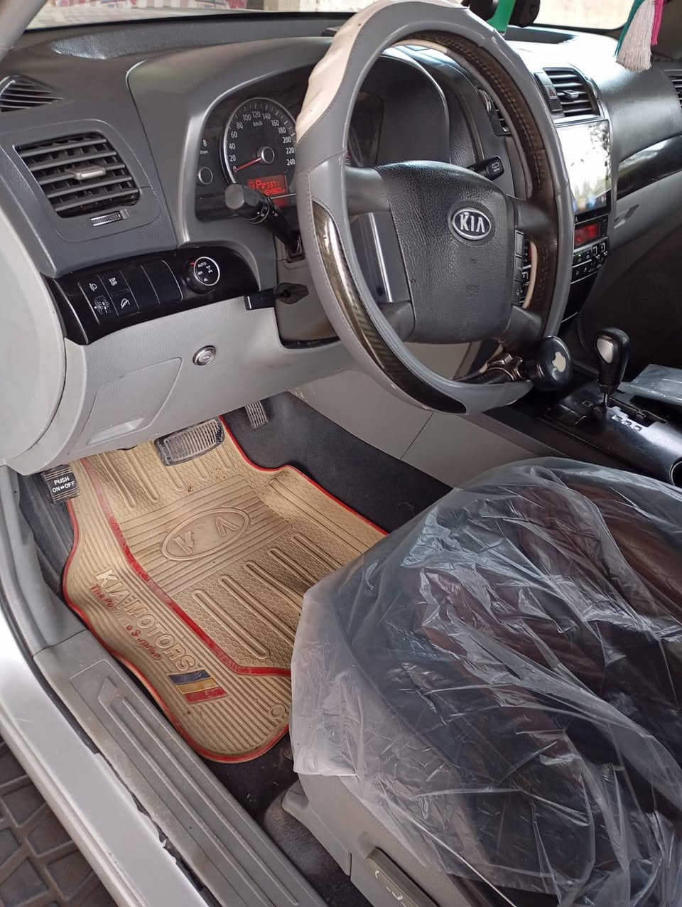 السلام عليكم موهافي ٢٠٠٩ رقم بغداد مشروع وطني كير محرك كفاله السعر ١١٠ وبيها مجال *********** رحمه لوالديكم اني مكلف بلنشر مكان السياره صلاح الدين بلد يثرب
