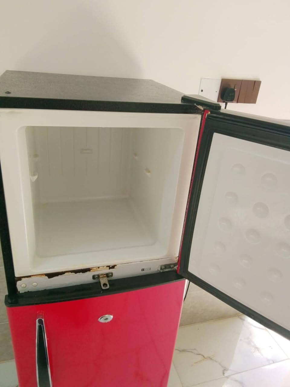 ثلاجه للبيع ١٥٠ وبيه مجال


**إذا كنت صاحب هذا الإعلان وتريد حذفه لأي سبب، رجاءا أرسل رسالة إلى الدعم الفني**