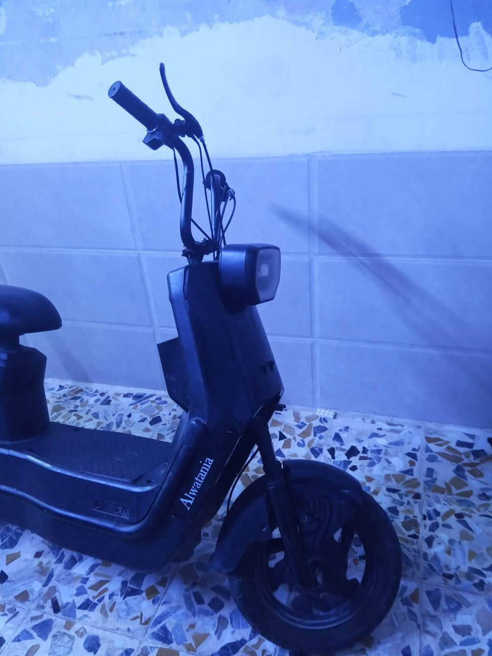 ماطور شحن نظيف كدام العين فقط سكليتر مكسور  شحن نظيف شغال شرط تجي تفحص وجيك سعر 150 وبي مجال للشراي يدلل مكان موصل جانب الايمن زنجيليالرقم ***********
