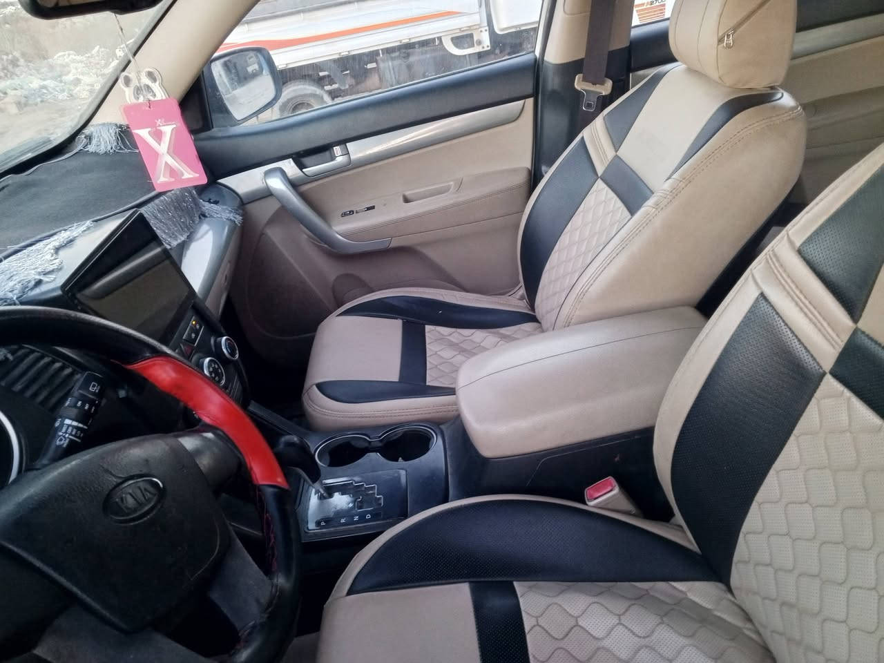 سلام عليكم سورنتو لبيع 11 سيارة
محرك 4 7راكب بيه 3قطع صبغ ابيع مستعجل ***********رقم سعر 118بيهة مجال
