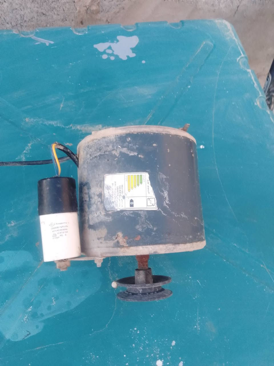 مبردة 2 ونص نظيفة مع ماطور ملف نحاس الأصلي شرط.. المبردة سعرها 65 بيها شوية مجال..والماطور 30 
*********** ...مندوب بيع كافة الأثاث وبعمولة مناسبة
