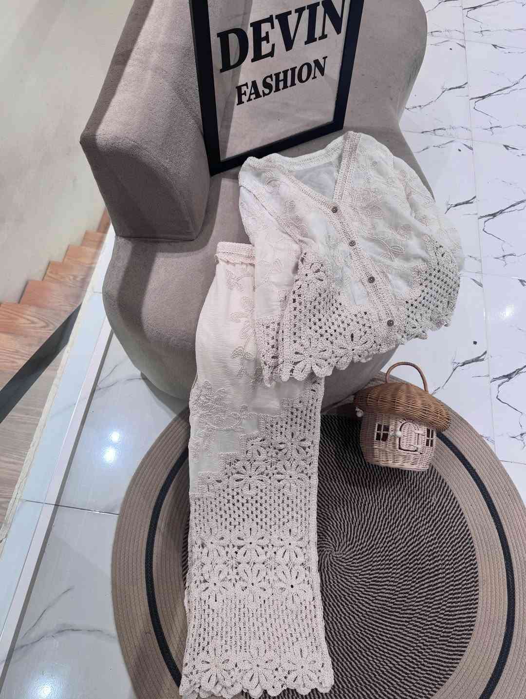 سوت كيبور كوالي عالي بتفاصيل مختلفة 
قطعه مختلفه وفخمه باللبس 🙂‍↔️✨
طول القميص 65cm غير مبطن 
بنطرون كيلوت بتصميم كيبور بتبطين داخلي من منطقة الورك
قياسات 38-44
ستندر 
قطع محدوده 
#اكسبلور_فولو #اكسبلورر #اكسبلور_explore #اكسبلور_العراق_السعوديه_الاردن_ايران_الكويت_طق_لايكات_كومنت_يلاا💙#اكسبلور_ضيفونا


**إذا كنت صاحب هذا الإعلان وتريد حذفه لأي سبب، رجاءا أرسل رسالة إلى الدعم الفني**