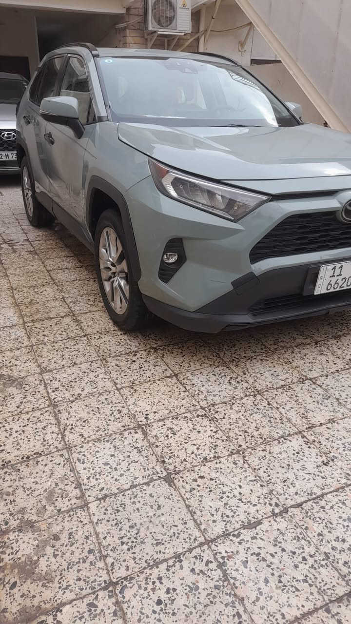 السلام عليكم ،للبيع تويوتا راڤ فور وارد امريكي موديل ٢٠٢١ رقم بغداد بأسمي رقم وسنوية وهزة وفحص كله جديد ماشية  72 الف فول واحد على واحد اعلى مواصفات بالراڤ فور حادثها جانبي بأمريكا چاملغ وهنا ٤ قطع صبغ بدون بچم + واحد كلير وصور حادث مال امريكا راح ارفقهن ويه المنشور ايرباك بردة والدرگة طاك السيارة كاملة مكملة ما ناقصها اي شي تايرات وباتري وصدر كله جديد + كير ومحرك مكفول والسعر المطلوب 170$ وبيها مجال العنوان بغداد حي جميلة وللاستفسار الاتصال على الرقم *********** وشكراً .
