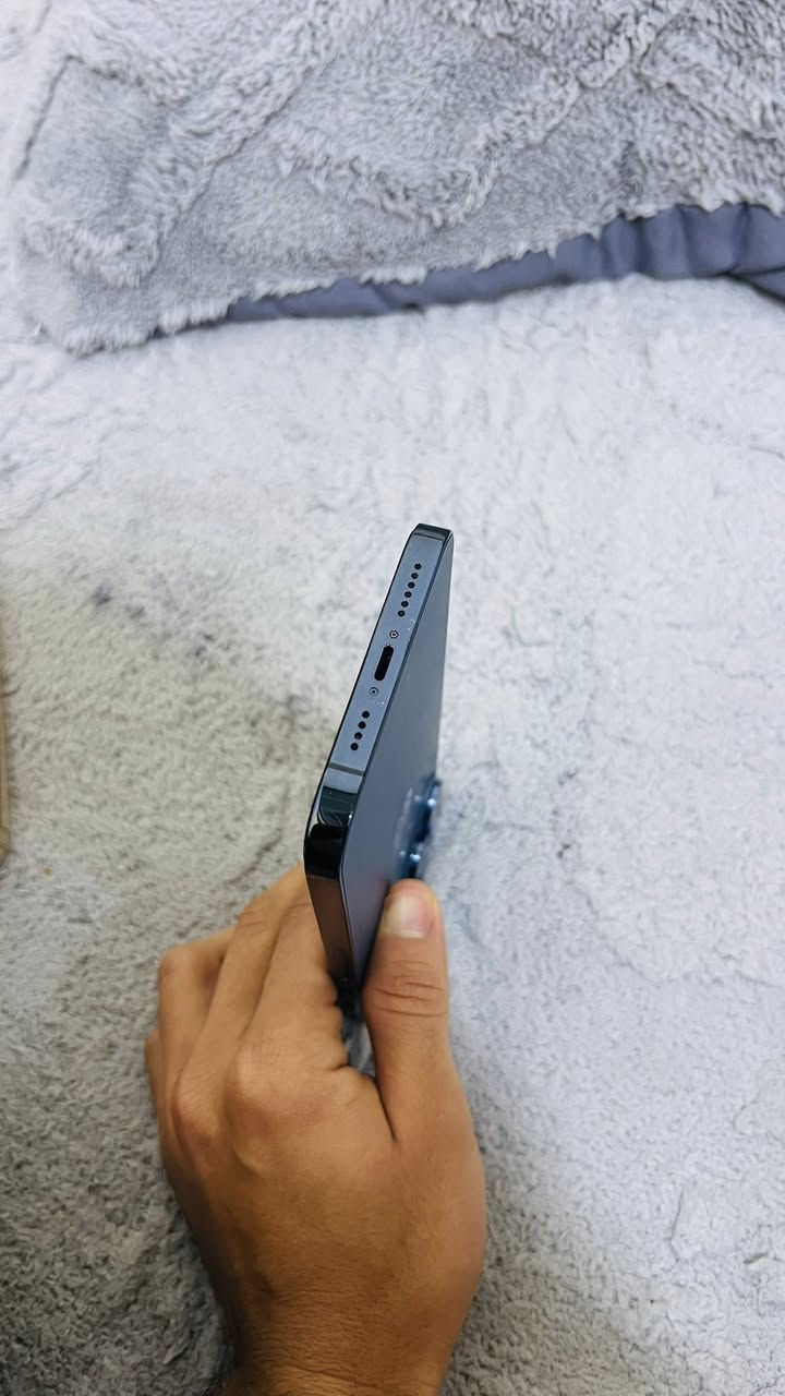 12 برو ماكس
ذاكرة 128 

بطاريه 100 مبدله 

سعر 410 وبي مجال 
 واتساب ***********
