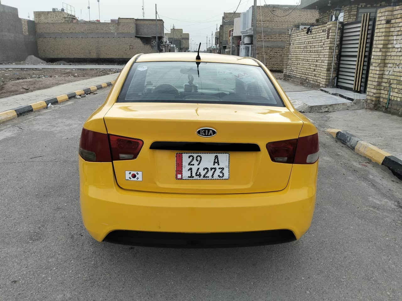 السلام عليكم كيا سيراتو موديل 2012 رقم واسط دولي بأسمنه تحويل مباشر سنوية للـ28 هزه جديده مصفرة هيئة وغرامات محرك 1600 دوش محرك وكير حاويه جدد كير 6نمر تخم تاير جديد حدادية امامي وخلفي جديد باتري جديد شاشة كامره السيارة بيها جاملغ امامي بدون دواخل سيارة جاهزه السعر 78 للأستفسار اكثر (***********) عنواني واسط
