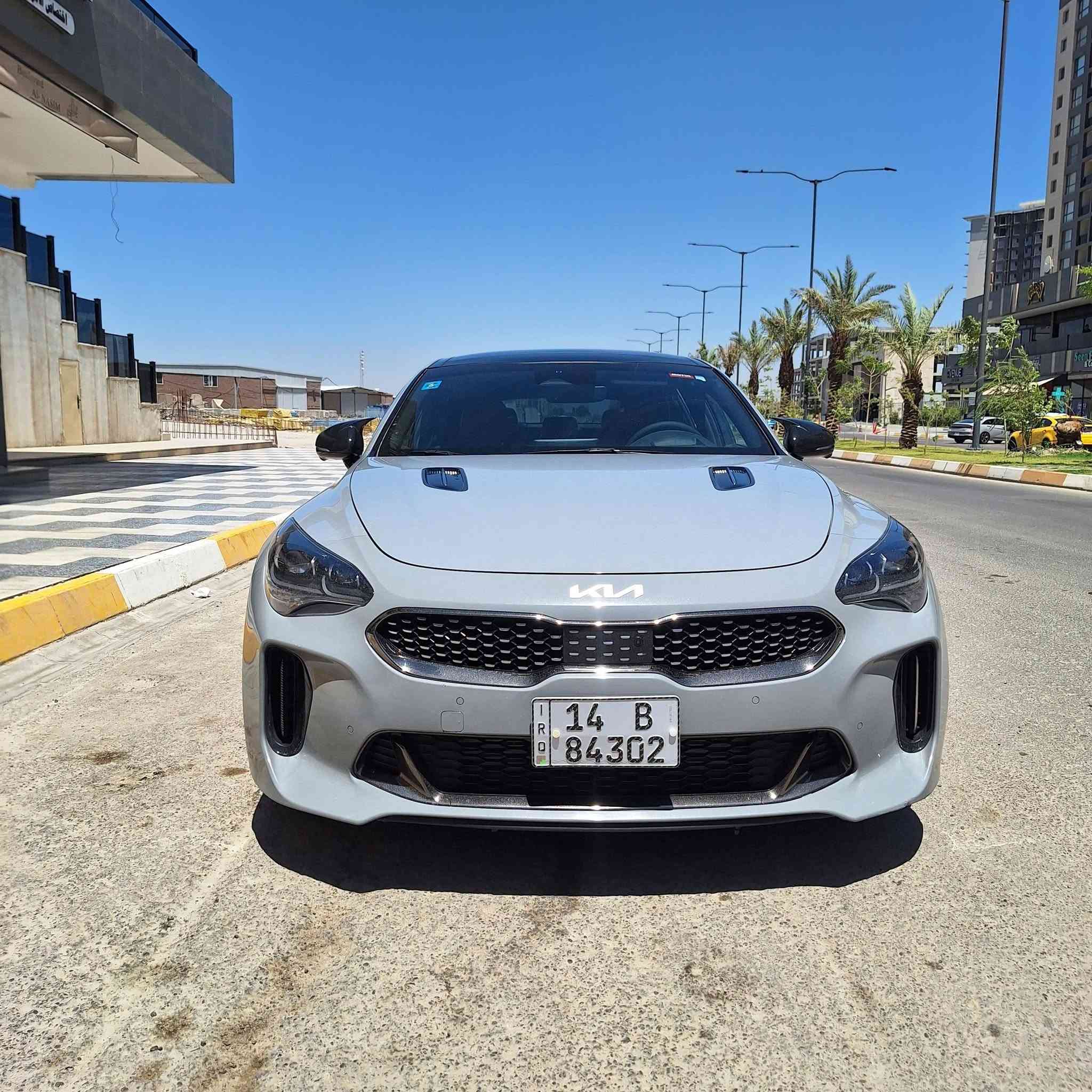 كيا ستنكر للبيع 

kIA STINGER GT2 2023 
انظف واجدد ستنگر بالعراق كله وبسعر مناسب

 ستنكر GT2 موديل 2023
وارد امريكي (( كلين تايتل )) تقرير فيضانات تعمل وتسير من امريكا بدون اي مشكلة شرط ما مفتوحه قطعه من دواخل السيارة وصور امريكا مرفقة بالمنشور
اقرأ المواصفات وشوف النظافة واذا عجبتك 
اتصل : ***********

السيارة فول الفول قفلت الستنگر شنو ببالك مواصفات تلگاها بيها

▪️ محرك 3.3 لتر V6 توين تيربو.
▪️ قوة 368 حصان.
▪️ عزم 510 نيوتن.متر.
▪️  گير 8 سرعات.
▪️ دفع خلفي (RWD).
▪️ نظام تعليق إلكتروني متكيف (Electronic Suspension).
▪️ أوضاع قيادة (Eco / Comfort / Sport / Smart / Custom).
▪️ شفتات  تبديل خلف المقود 
▪️ مكابح Brembo رياضية أصلية.
▪️ إطارات رياضية عريضة.
▪️ مرايا كهربائية قابلة للطي مع تسخين.
▪️ فتحة سقف بانوراما.

▪️ شاشة 10.25 إنج.
▪️ دعم Apple CarPlay وAndroid Auto.
▪️ نظام صوت Lexicon الفاخر بـ15 سماعة.
▪️ شاحن لاسلكي للهاتف.
▪️داتا شو على الزجاج الامامي (HUD).
▪️ تشغيل السيارة عن بعد.
▪️ دخول ذكي وتشغيل بصمة.

▪️ مقاعد جلد نابا فاخرة.
▪️ مقاعد أمامية كهربائية.
▪️ ذاكرة لمقعد السائق.
▪️ تبريد وتدفئة للمقاعد الأمامية.
▪️ تدفئة للمقاعد الخلفية.
▪️ تدفئة للمقود.
▪️ إضاءة داخلية Ambient Lighting.
▪️ مراية داخلية تعتيم أوتوماتيكي.

▪️ كاميرات 360 درجة.
▪️ كاميرات للنقطة العمياء داخل شاشة العدادات.
▪️ حساسات أمامية وخلفية.
▪️ رادار أمامي.
▪️ مثبت سرعة ذكي.
▪️ نظام المحافظة على المسار.
▪️ مساعد تتبع المسار.
▪️ التحذير من مغادرة المسار.
▪️ فرملة طوارئ أوتوماتيكية.
▪️ مراقبة النقطة العمياء.
▪️ تنبيه حركة المرور الخلفية مع الكبح.
▪️ نظام الخروج الآمن من السيارة.
▪️ باب خلفي كهربائي.
▪️ زجاج خلفي مظلل من المصنع.
