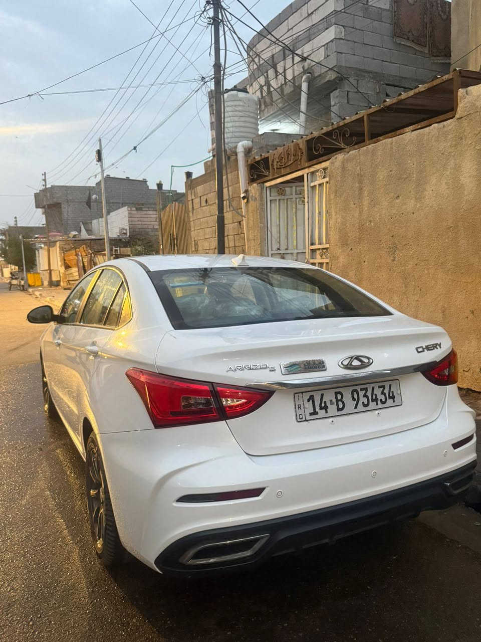 السلام عليكم
شيري اريزو 5 
مديل 24 كفاله عامه وبسمي 
هزة جديده سنويه ل 29
كير مكينه تبريد ضربه قويه حداده كلها كفاله تخم تاير جديد 
السيارة ماشيه 28 الف مال بيت لا مشتغله تكسي ولا شي 
مكينه 1500 
مكاني البصرة القبله 
*********** واتساب 
*********** اتصال
107
