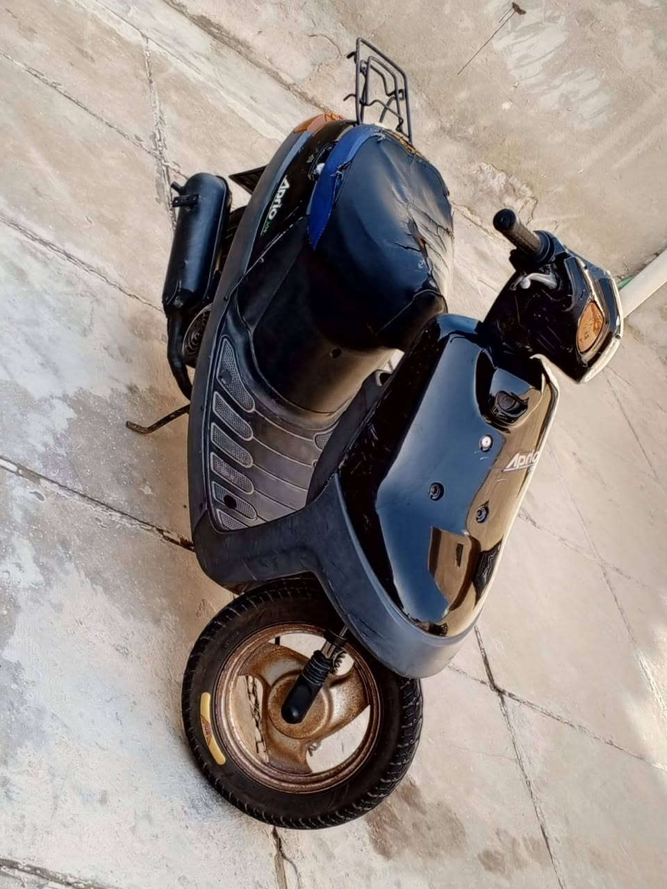 سلام عليكم دراجه بطه 99 محرك مفتوح ناعم شلعه ومعدل شاصي مكفول كهربائيات كلها شغاله لايت عالي وناصي اشاير وبك لايت ودشبول وهورن وعداد بانزين قفل استيرن وجنطه دراجه ملحه غراضها ابلاديه شرط تايرات جدد وره وكدام دراجه كامله سعر 180 وبيها مجال كربلاء حي الغدير متواجد *********** وماسنجر واساب
