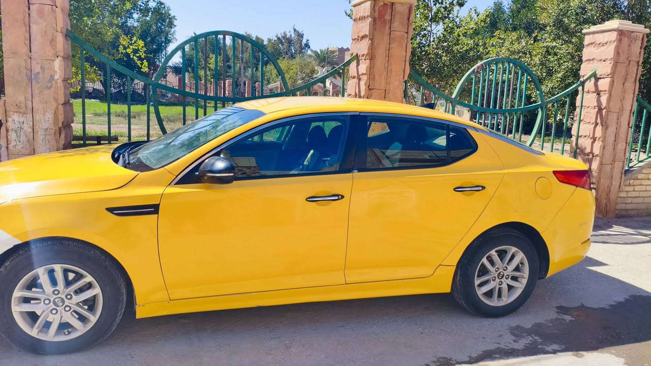 سياره كيا اوبتما وارد امريكي 2012 بيها جاملغ ايسر ولباقي مكفول من كير ومكينه وحداديه 

 مكان السياره واسط كوت 
رقم الهاتف/***********
سعر السياره 93 وبيها مجال
