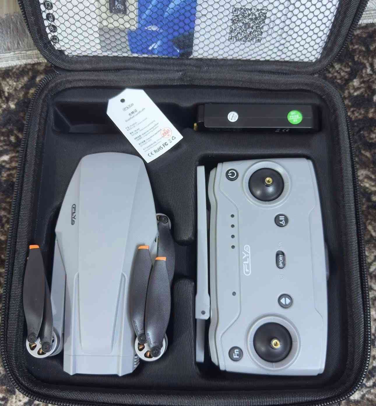 جديد لوووك  CFly mini
سي فلاي مني  ✅
درون احترفي غني عن التعريف
كمبل ثلاثي المحاور 4k حقيقي
ربط كيبلات وليس واي فاي
رام 64 كيكا
المدى 3 كيلو. ✅
بطاريتين كل بطاريه  ٢٦  دقيقه. 
جي بي اس وعودة تلقائيه ورسم مسار الطيران
تحمل درجه الحرارة الى 40 درجه ومقاومة الهواء
والعديد من المواصفات الاخرى
للاستفسار مراسلة الخاص او واتساب ***********
