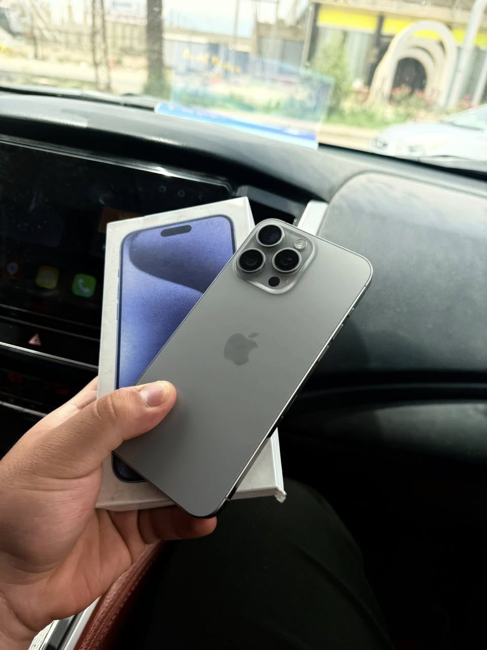 15 برو ماكس تيتانيوم
شرق اوسط(AAA)

بطاريه : 83  

ذاكره: 256

 الجهاز نضيف كلش ومكفول  💯👌

وتر بروف ما مفتوح ولا داخل تصليح💯

السعر :990 الف
تواصل: ***********
مكاني نجف حي المهندسين📍
