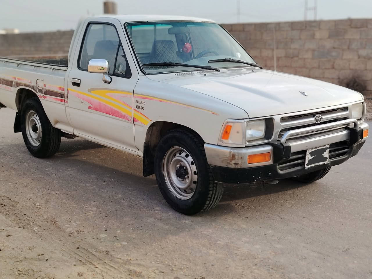 السلام عليكم للبيع بيك اب موديل 1992 رقم فحص صلاح الدين شرط التحويل سياره على البلاد وضع شركه  محرك كير شاصي نضيف سياره جاهزه دوشمه جديده صدر جديدالمكان صلاح الدين الشرقاط
***********
***********
