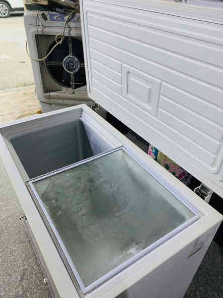 السلام عليكم  مجمده نضيفه وشرط شغل ***********
