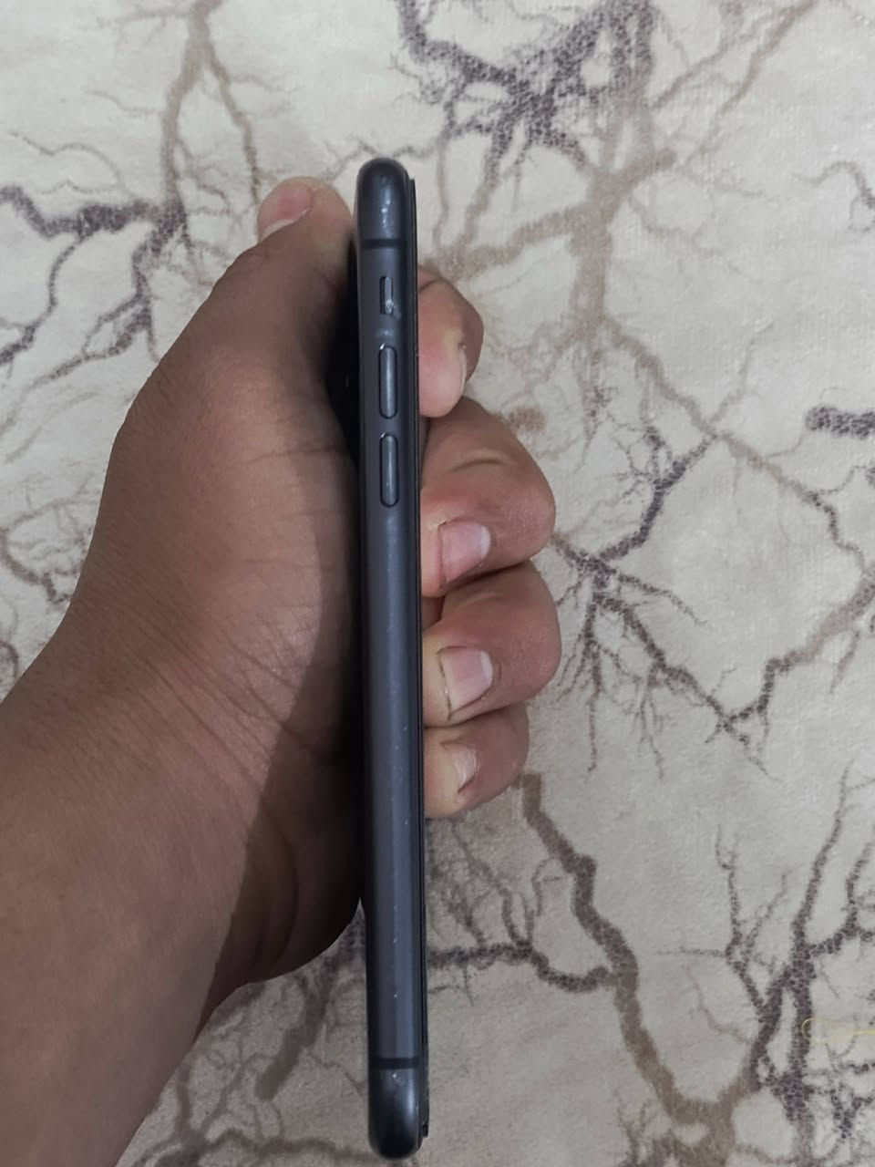 سلام عليكم ورحمه الله وبركاته 
جهاز 11عادي ذاكره 128بطاريه75
جهاز جديد وريد ابيعه السعر خاص 
متواجد على المازنجز ***********
