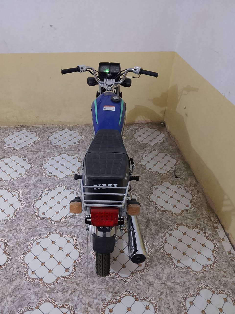 السلام عليكم دراجه للبيع وكيله سيد خلدون موديل 21 بلاديه سعر خاص ***********
