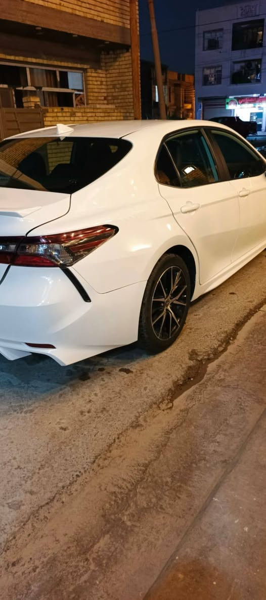 سلام عليكم كامري هايبرد موديل 24 SE وارد امريكي تترقم أي محافظة عدا الإقليم دخول جديد بدون ايرباك صبغ فقط يم الرقم جاملغ بارد السعر 200$ بي مجال ***********
