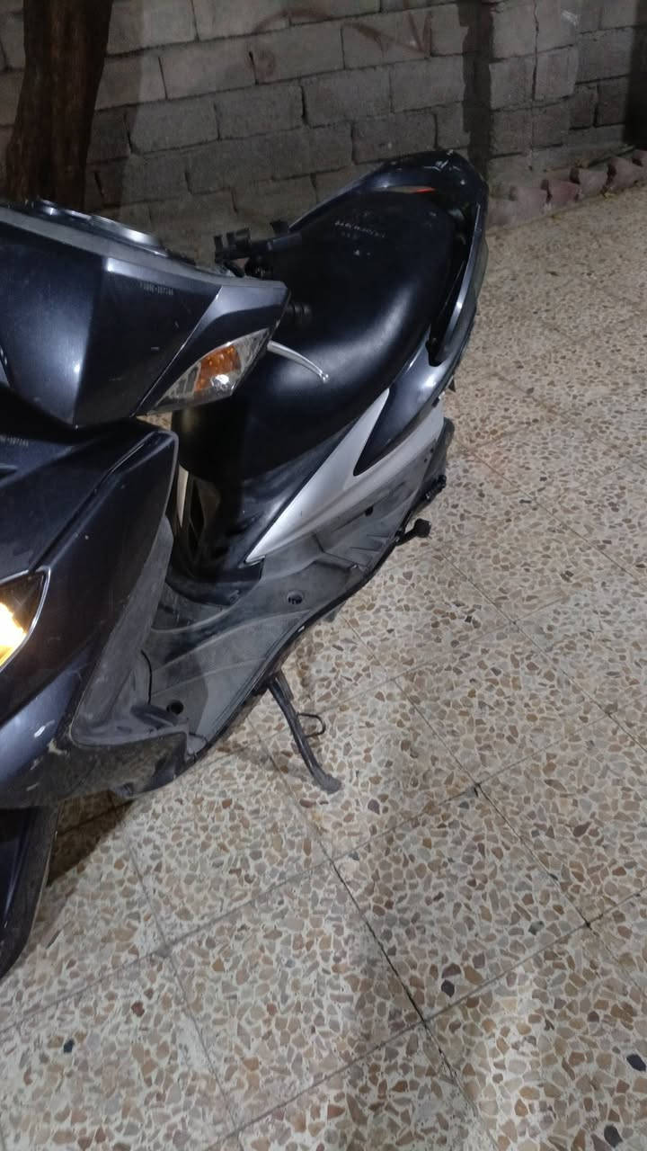سلام عليكم للبيع سكنس كابريتا 
نظيفة ومرتبة، محرك ما مفتوح أبد
كفر نضيف + بريك دسك
السعر مليون بيها مجال بسيط
المكان بصره 
للتواصل :***********
