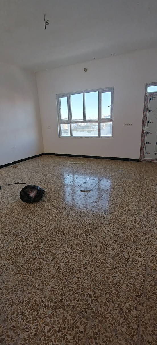 شقة للايجار مساحة 150طابق ثاني ركن حي الكندي الثانية غرفتين وصالة صحيات مطبخ  للاستفسار***********
