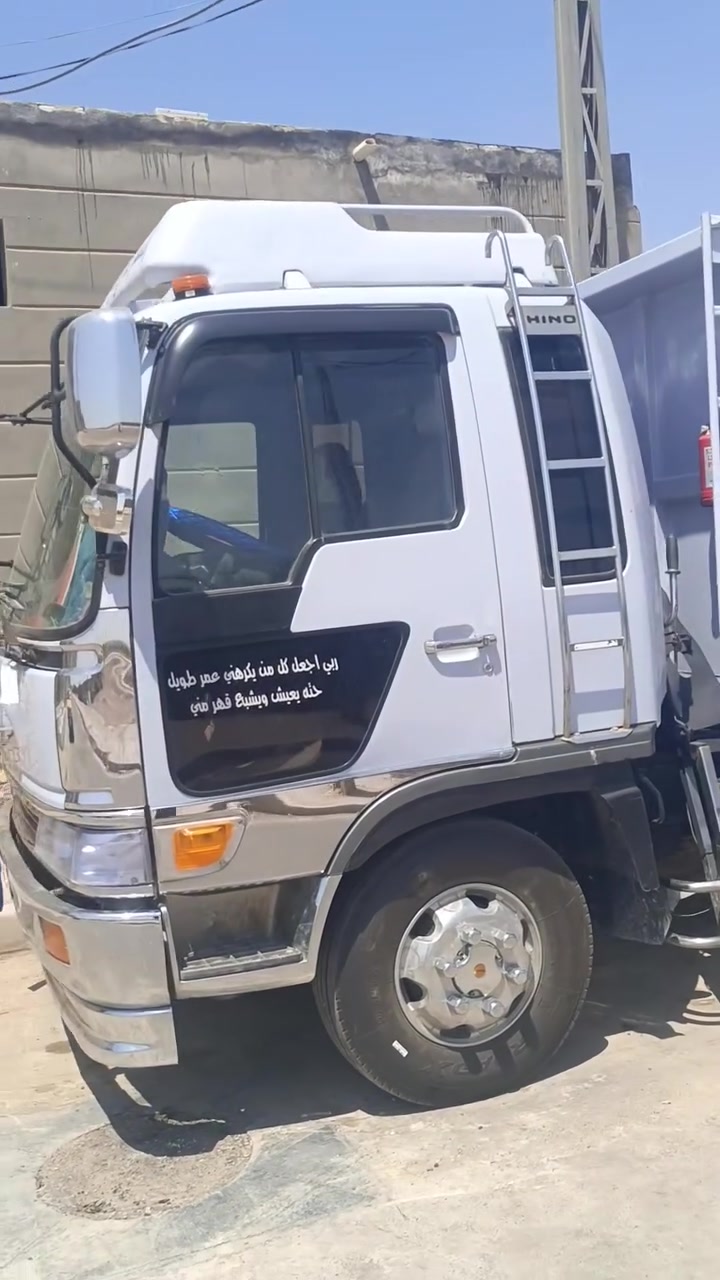 أنكر قلاب 4طن موديل 2003اصل مكينه 80سبعه كير مكفوله كفاله عامه رقم انكليزي سنويه 27منزل موديل تحويل ثاني يوم ***********مكان ديوانيه
