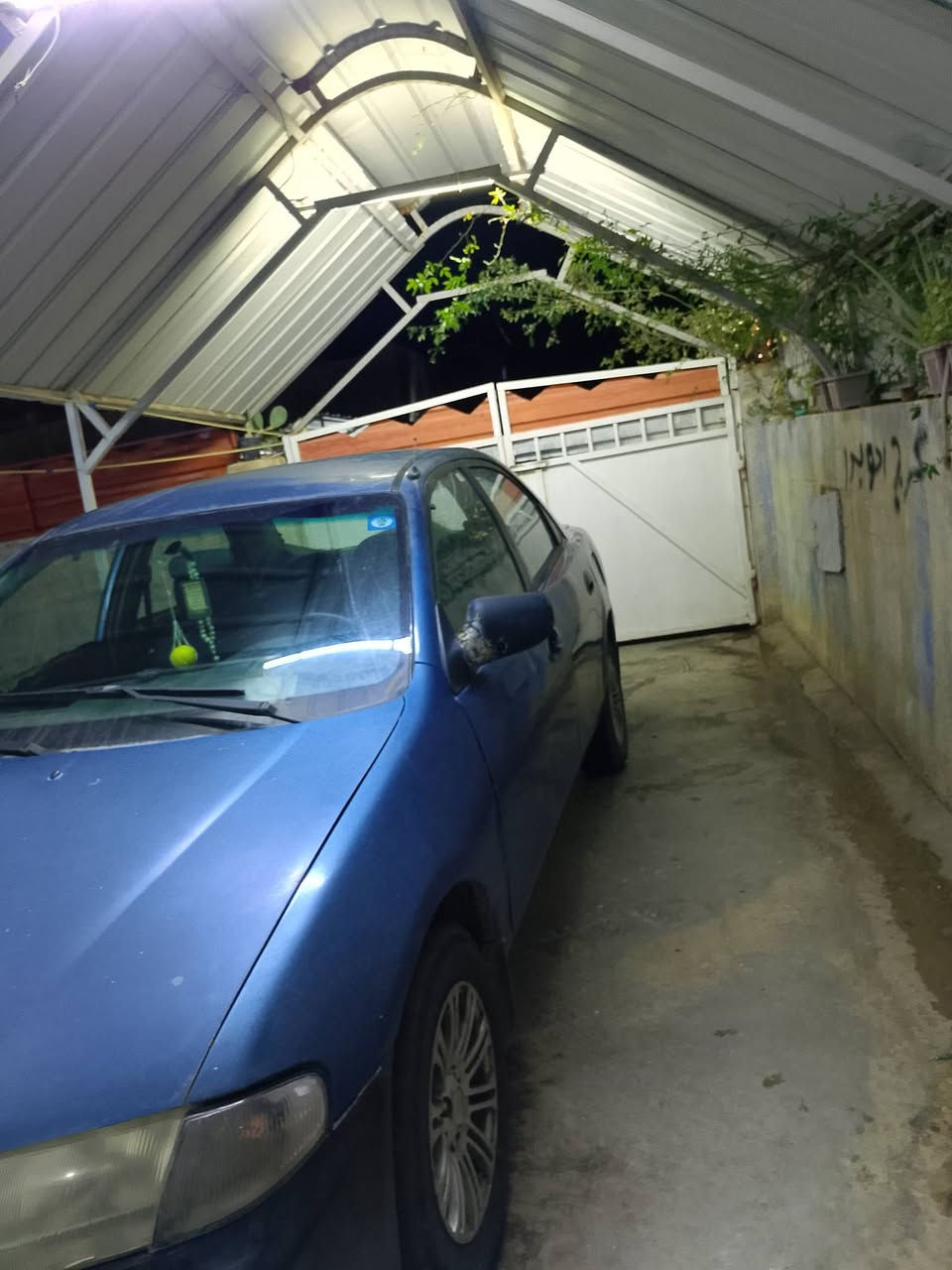 السلام وعليكم مازدا للبيع مديل 97 كير عادي 4 سلندر السعر خاص ***********
