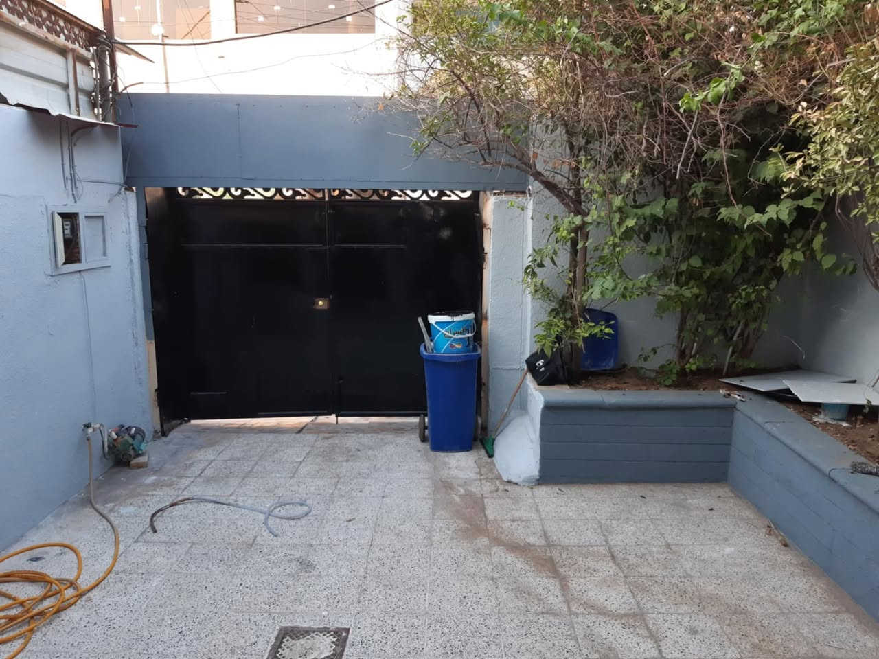 بيت للبيع
مثل ماواضح بالصوره
المكان موصل جانب الايسر حي المعلمين
طابق واحد 116 متر شروق تام  يتكون من غرفة نوم وهول واستقبال ومطبخ السعر ب116 للاستفسار اتصال عالرقم
***********
